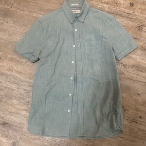 Stylish Men's Light Blue Button Down Shirt
